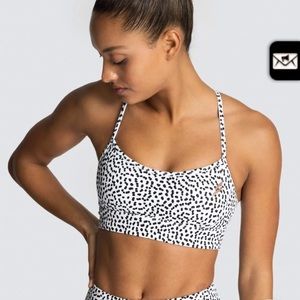 Doyoueven sports bra